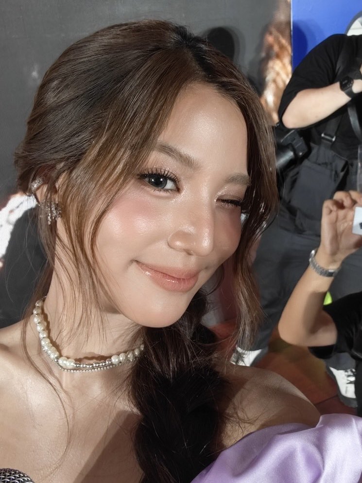 Applesheepth's tweet photo. Selfie shot ของบอนนี่จาก OPPO ครับบบ :) ใครรอของพี่มี่มั่งงง

EMIBONNIE PRINCESSES X SHEEP
#SHEEPxEmiBonnie https://t.co/noIDY2Rz9q