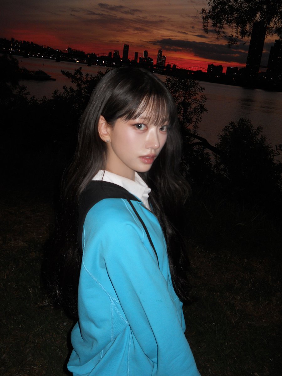 OFFICIAL_MEOVV's tweet photo. ˚₊‧꒰ა meovv 2 pawmpawm ໒꒱ ‧₊˚

#MEOVV #미야오 #SOOIN #수인
#LETSMEOVV #2YearsOfMEOVV
#THEBLACKLABEL #더블랙레이블 https://t.co/x9Toi9P2vo