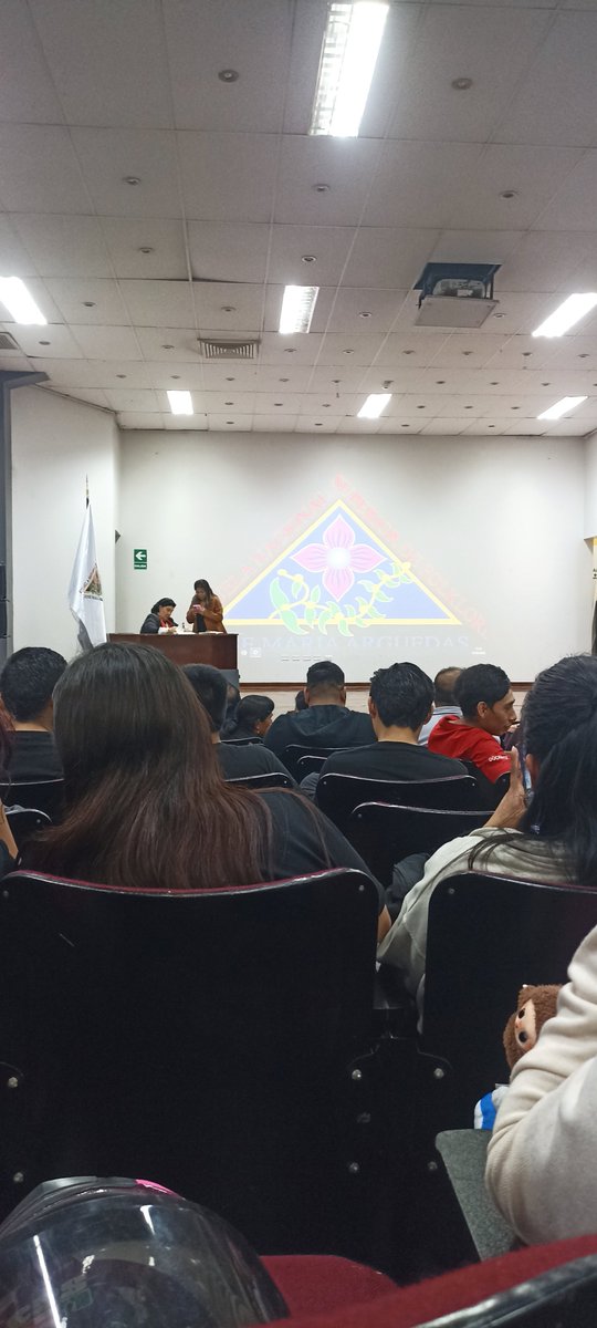 Alejandro_nahzo's tweet photo. A punto de recibir mi diploma. https://t.co/R6RTRzcndm