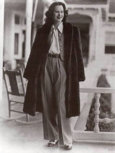PetronellaWyatt's tweet photo. Hedy Lamarr looks stunning in slacks and an overcoat in 1945. https://t.co/xxTbfNWkKP