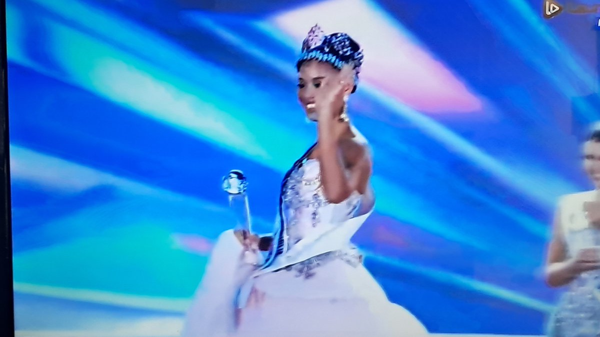 NicolasJaCe's tweet photo. Hace años no veia el #MissWord muy elegante, y puesto el evento felicitaciones a #RepublicaDominicana #España y #Vietnam como anfitrión se lucio con ese show de luces. #Entretenimiento https://t.co/Ud0RmsEatM