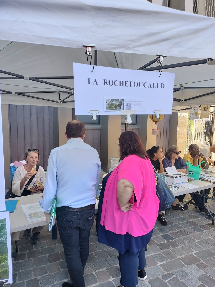 maudgatel's tweet photo. Au Forum des associations pour échanger avec celles et ceux qui font la vitalité de notre arrondissement. #Paris14 https://t.co/DKUcvPDcly