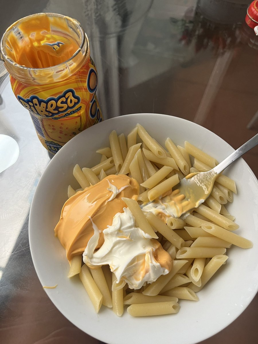 Lorkirs's tweet photo. Te invitan a almorzar y este es el almuerzo.

¿Qué le dirías? https://t.co/Yc8OULie2v