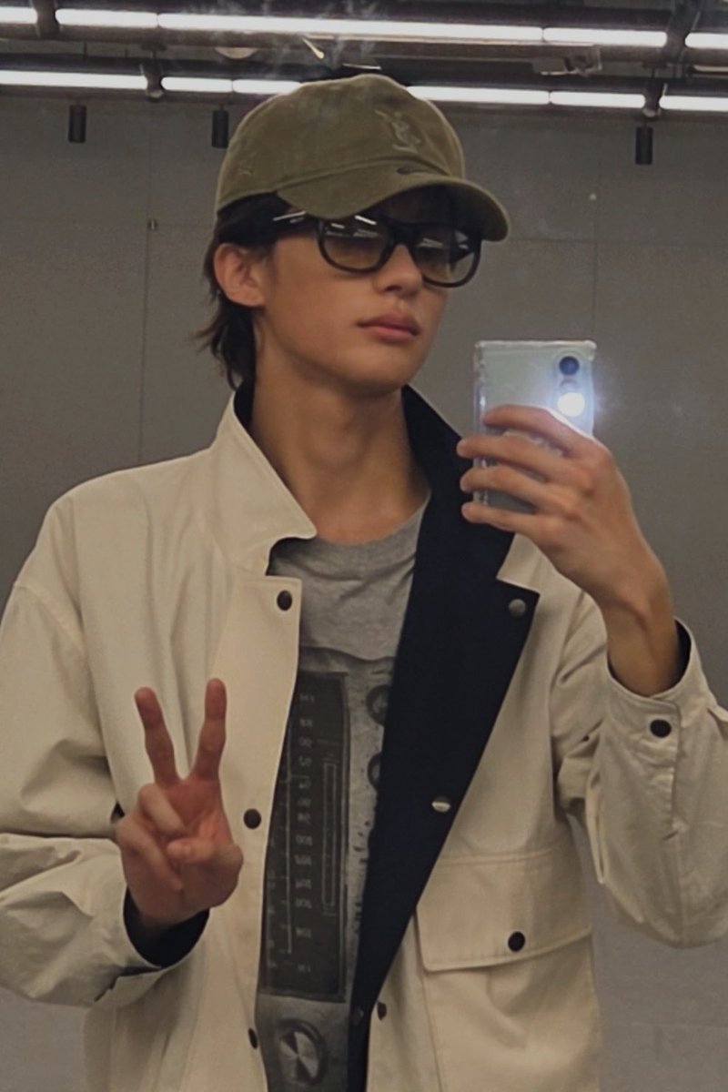 tutustyyyy's tweet photo. พวกแว่นๆนี้แอบคบกันอีกแล้วนะ https://t.co/4iRTArwi9x