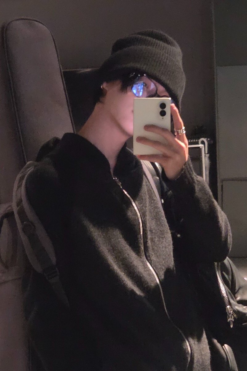 tutustyyyy's tweet photo. พวกแว่นๆนี้แอบคบกันอีกแล้วนะ https://t.co/4iRTArwi9x