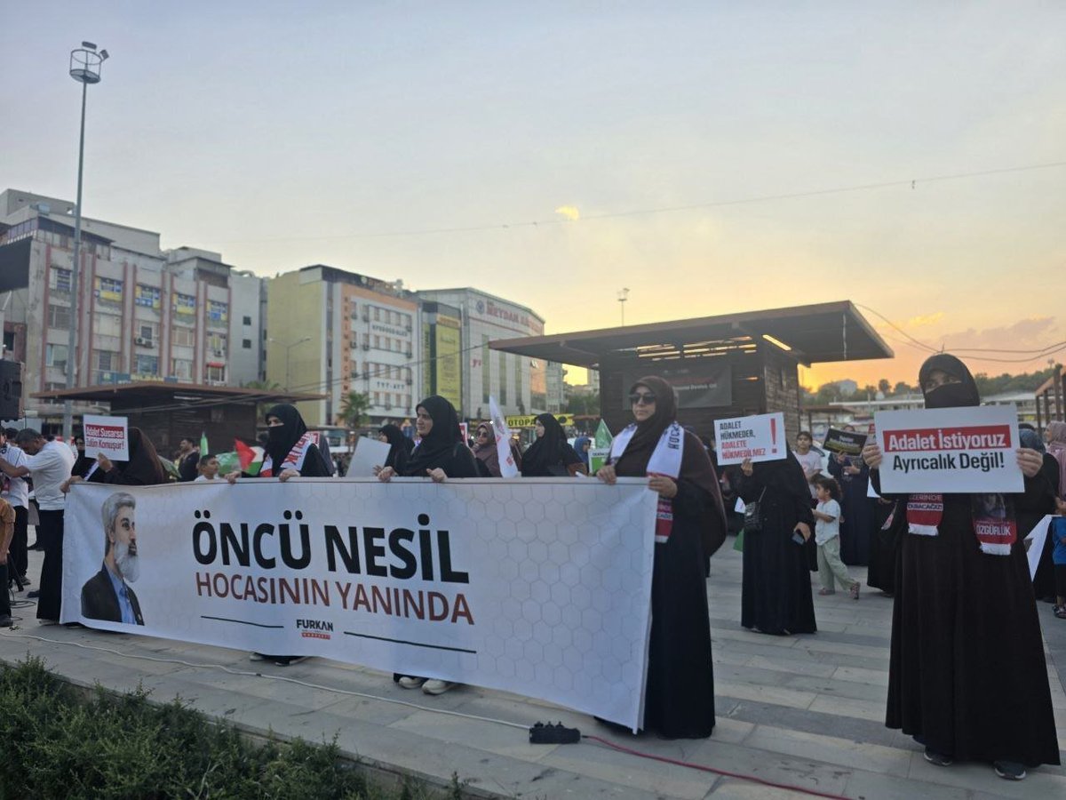 fhoncunesil's tweet photo. Meşru Mücadelemiz Sürüyor! 

Furkan Hareketi mensupları olarak haksız bir şekilde tutuklanan Alparslan Kuytul Hocaefendi Semra Kuytul Hocahanım ve çok sayıda Furkan Hareketi mensubu kardeşimiz için basın açıklaması gerçekleştirdik.

AlparslanHocaya Özgürlük 
SemraHocaya Özgürlük 
FurkanHareketi Tertemizdir 

📍 Şanlıurfa