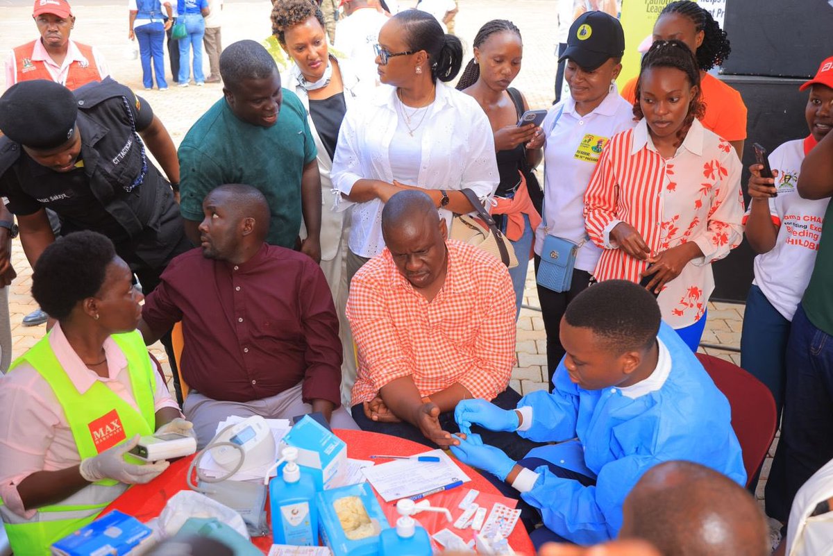 DianaAtwine's tweet photo. Today, Mrs. Charlotte Kainerugaba, the Postpartum Haemorrhage (PPH) Ambassador and our champion for safe motherhood, launched the National Blood Donation Drive as part of the National PPH Awareness Campaign.

PPH, commonly known as excessive bleeding after childbirth, remains a major cause of maternal mortality. This drive seeks to mobilize blood donations to save mothers affected by PPH, while also supporting other patients in need of lifesaving blood.