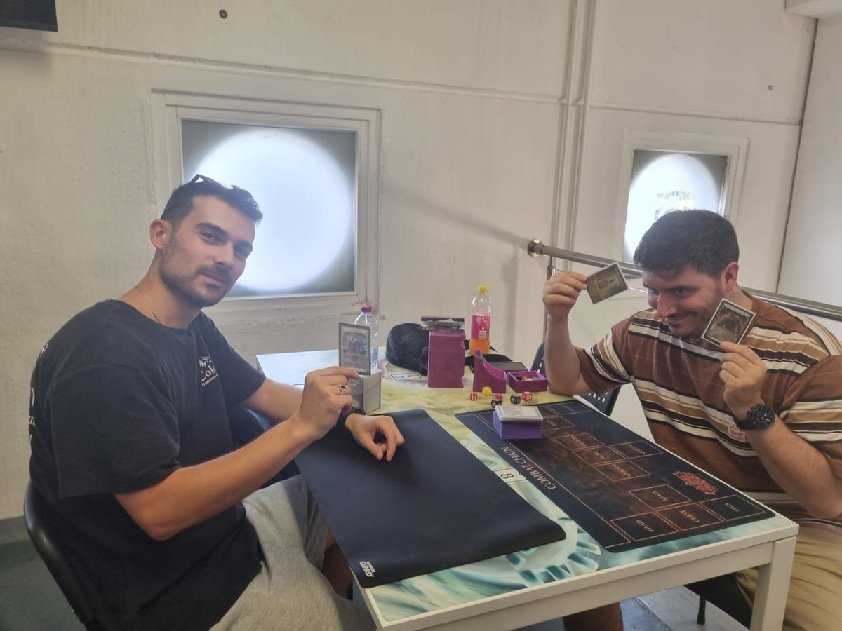 frederico472's tweet photo. 1-2 at the local armory playing Yarl🥶
R1 Katsu ✅
R2 Oscilio 🧱(got obliterated🤣)
R3 Rhynar 🧱  vs @Paternity_92
Lots of fun GG y'all 😁 https://t.co/X0L1Odi3Ql
