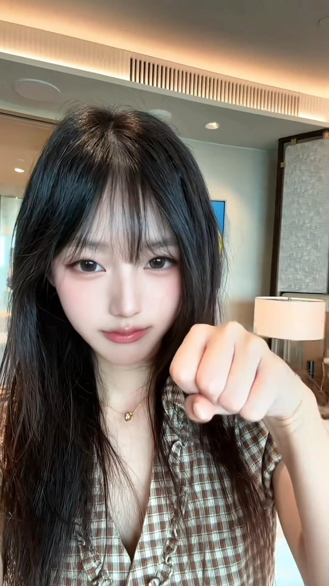higozinho's tweet photo. 为我吹干头发的你在哪  新人刚玩X                                                            开脱 ！！！ 上供   ！！ ！    

Luo照  实况！！！！                                                            谁要锐评我的福照🫣不准说我黑！！ https://t.co/9SyCk7zTtE