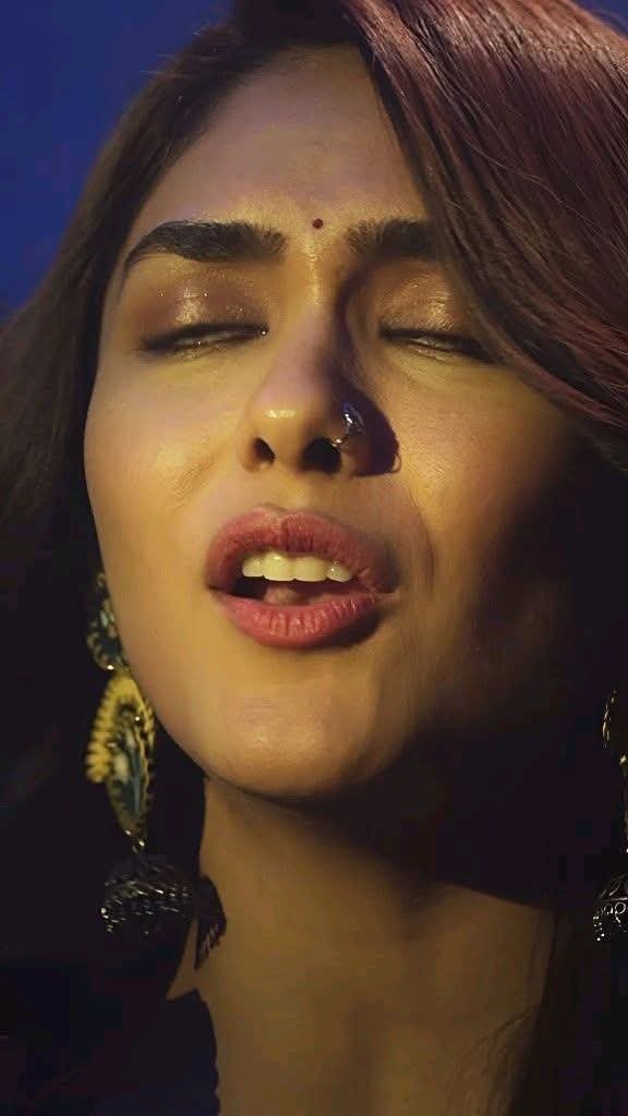 CumdrainerBuddy's tweet photo. While fapping for actress*

 my roommate dick and kisses

He: Machi un sunniya sappikuren da thappa nenaikadha 

Me : dei ipdi sunniya sappuradhu Thappu da vidu ufff🤤

He: kanna moodii un favt actress ah nenachika da Na pathukkuren

Me : shhh dai kanji vanthudum pola iruku daa🤤 https://t.co/sBEW4QEuUQ