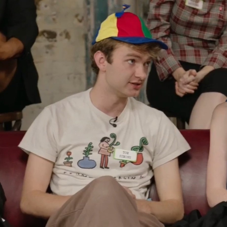 evthebeloved's tweet photo. tommys fucking hat im crying 😭 https://t.co/qZYuNM0mNX