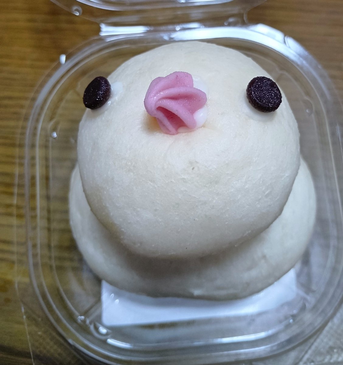 cpk1f's tweet photo. 弥富歴史民俗資料館から歩いて10分程の場所にある、「あきらぱん」さん😊
モーニングセットと、
文鳥さんパン＆文鳥さん
メレンゲクッキー💕😊
文鳥さん好きな方に有名なお店💕😊
#文鳥
#白文鳥
#ぶんちゃん
#弥富歴史民俗資料館
#あきらぱん https://t.co/EkErkUlT0T