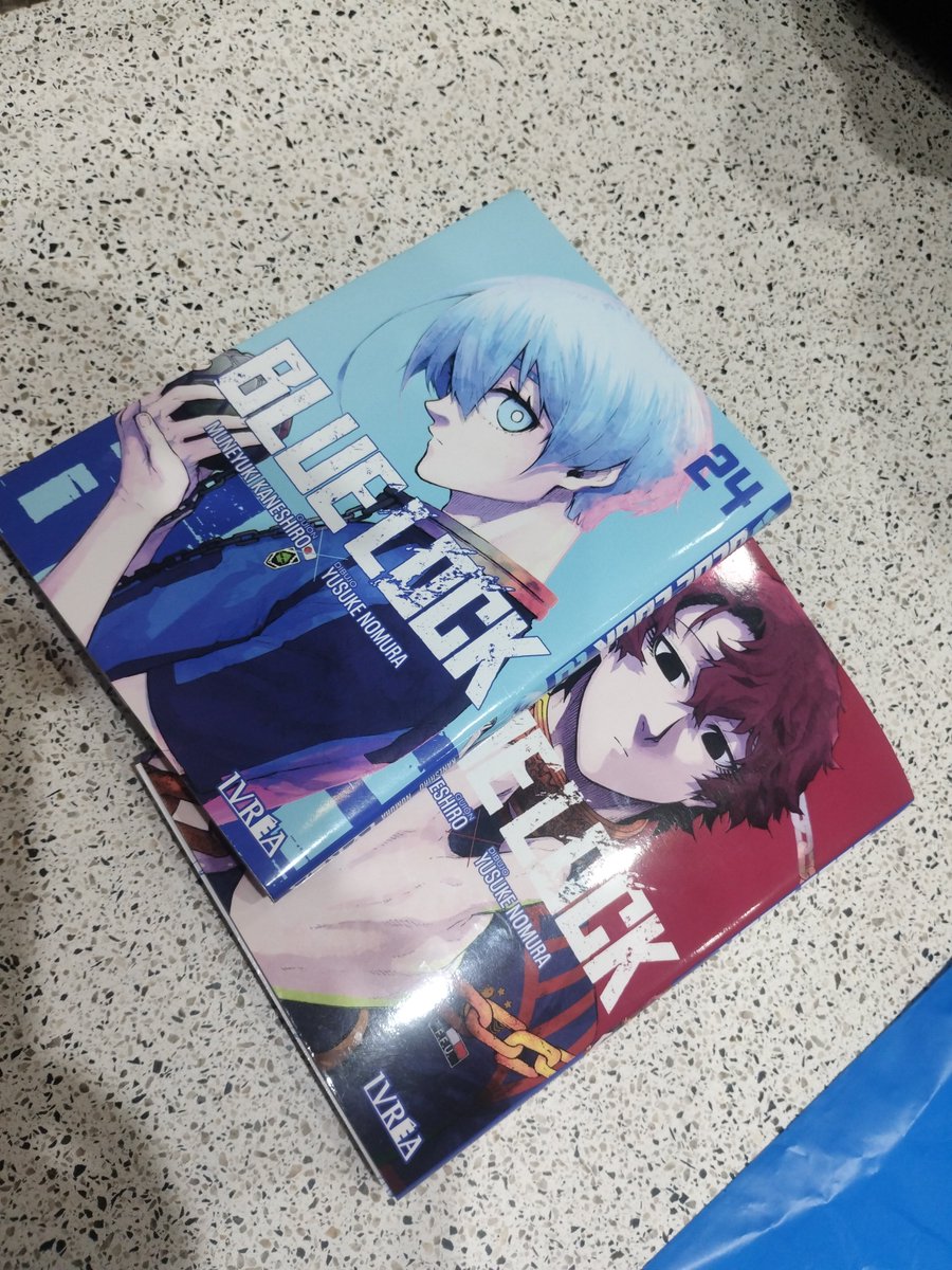 hiorimiamor's tweet photo. miren manga de pobres lo que tengo y ustedes no https://t.co/x1SfboI4gn