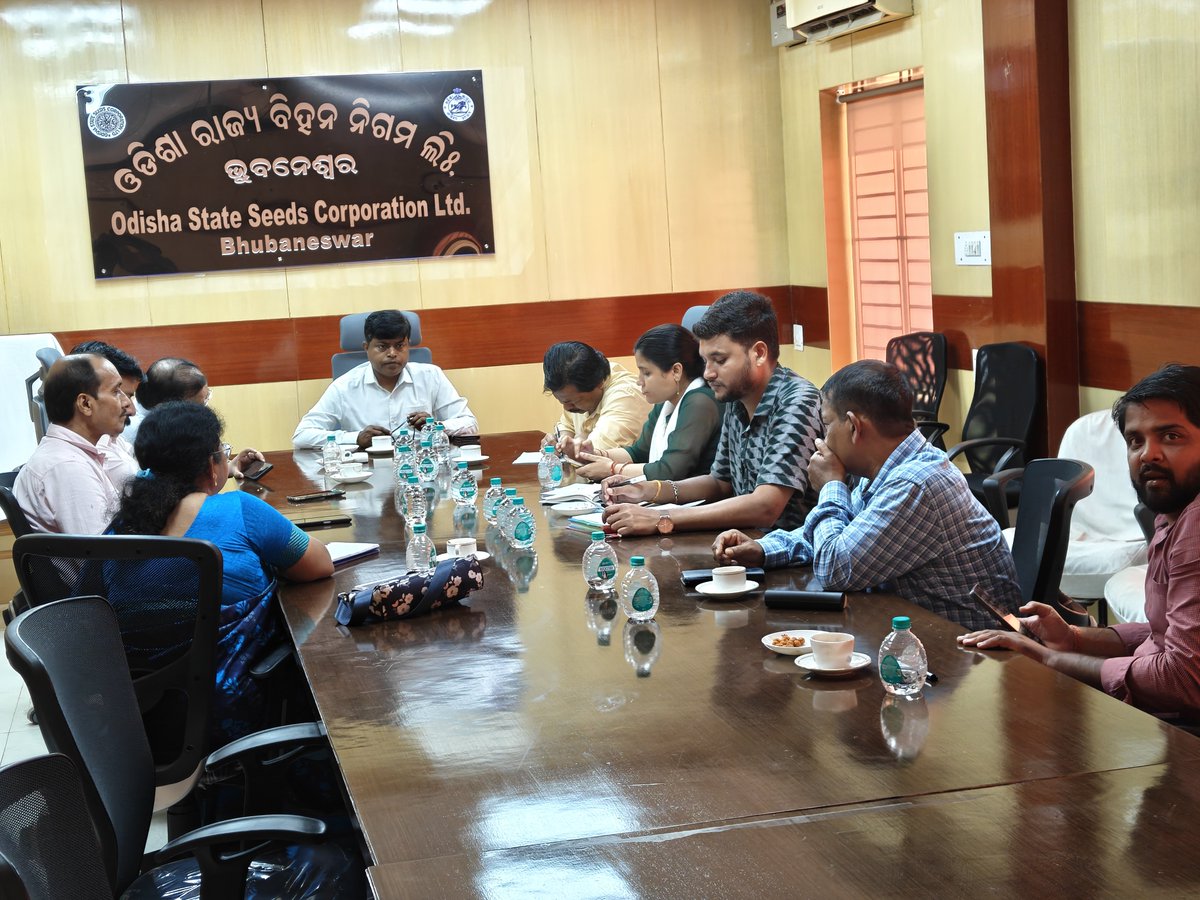 OSSCLtd's tweet photo. A meeting was convened under the chairmanship of Managing Director, OSSC Ltd., Bhubaneswar for procurement of Quality Planting Material of Strawberry Plantlets for supply under OIIPCRA project during the year 2026-27.
#OSSC#AgricultureOdisha https://t.co/Foxiy3N7Ga