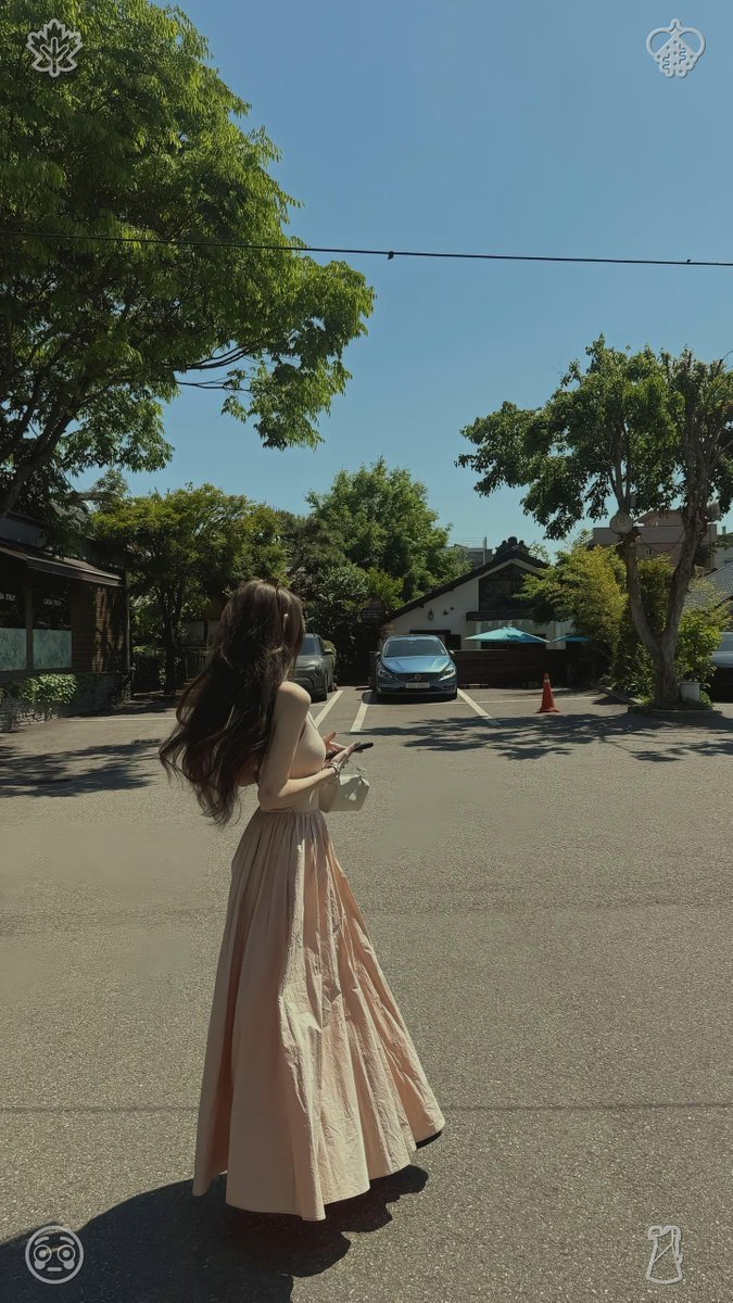 ijoyamielia's tweet photo. 👵Elevate yourself above all negativity and criticism. Each walk through the woods transforms the tedium and sameness of everyday routines. The constantly shifting, vibrant woodland vistas offer fresh perspectives, infusing routine existence with delightful anticipation. https://t.co/ojmuBK7R3w