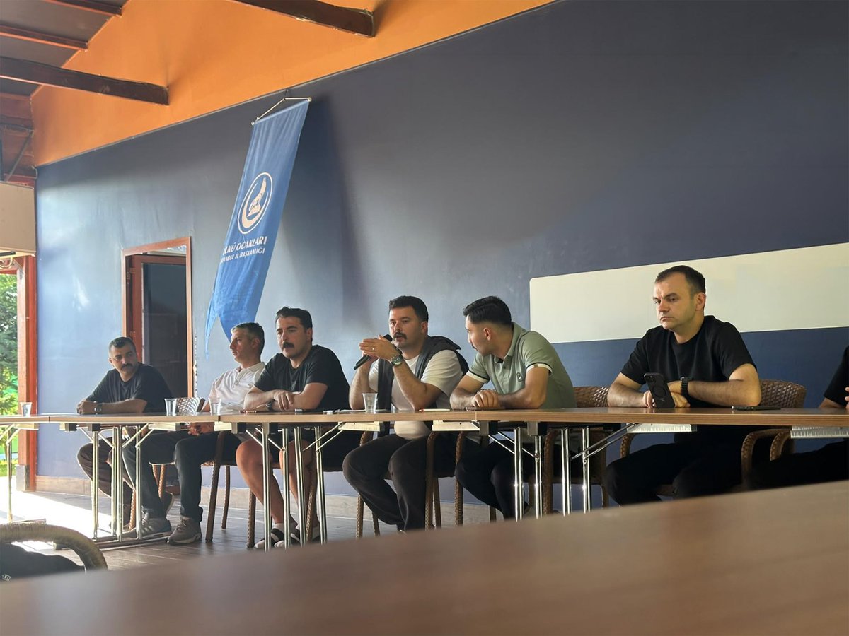 Aalparslandogan's tweet photo. Ülkü Ocakları İstanbul İl Başkanlığı olarak, İsmail Gaspıralı Yaz Gelişim Programımız kapsamında, Ocak Başkanlarımız ve teşkilat mensubu kardeşlerimizle bir araya geldik.

Gelecek dönem faaliyetlerimizi, teşkilat çalışmalarımızı sohbet ve istişare ortamında değerlendirdik. 🇹🇷 https://t.co/24WcoB2v4K