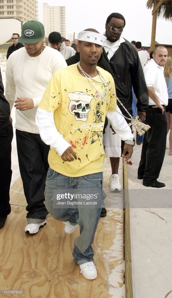 Sound_Scrape's tweet photo. Juelz Santana Old Outfits in The Early 2000s. https://t.co/0g70jaOEpJ