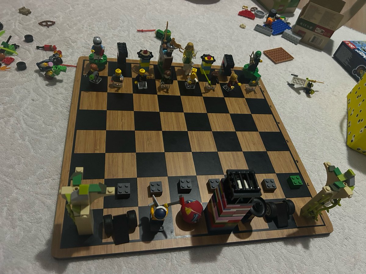 fatihpakdamar's tweet photo. My 11yo son and I didn't find our chess set, so we improvised.

It's TEAM CONSTRUCTION 👷 vs. TEAM CHAOS SPHERES 🔴

My Queen is literally just a ball on a stick. Who are you betting on? 🤔

#LEGO #Chess #AFOL #Creativity #LEGOIdea https://t.co/MOBv6ntXBJ
