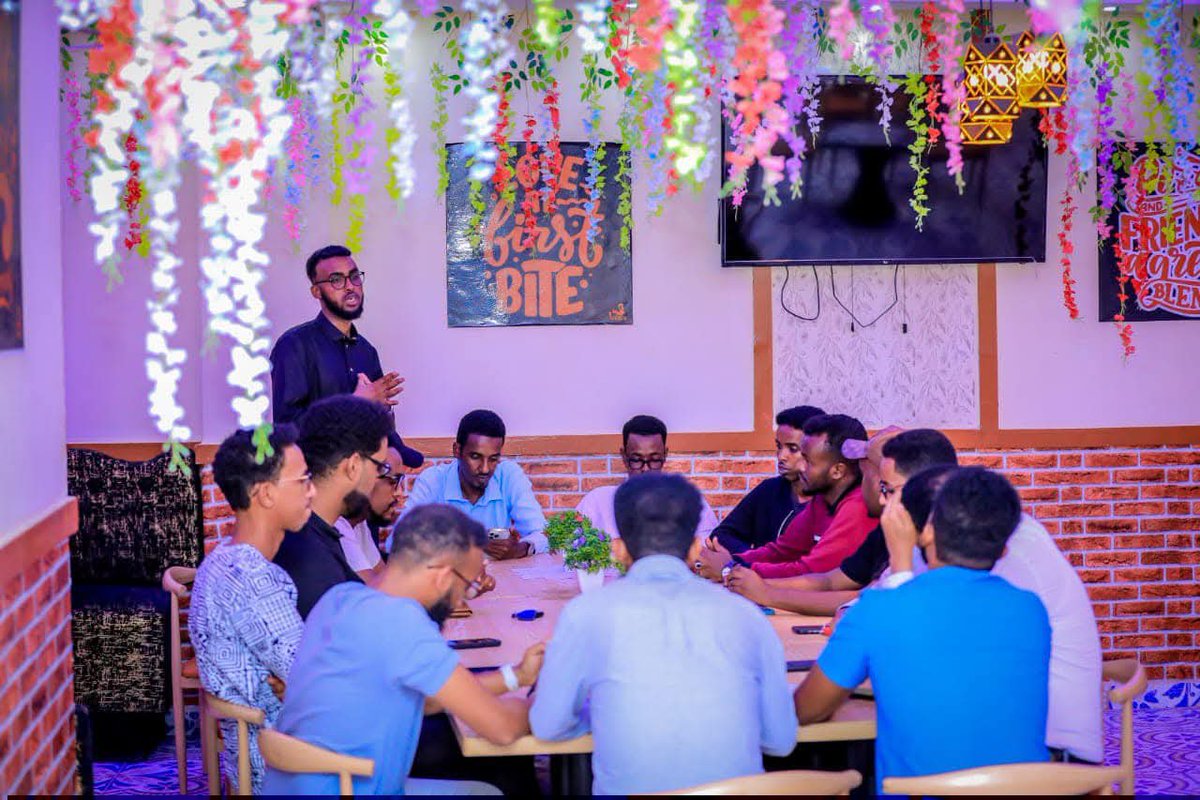 Galoolforum1's tweet photo. Galool Forum oo kulan casuumada u sameeyay Agaasimaha Guud ee wasaarada Cadaalada Somaliland Maxamuud Cabdirisaaq. https://t.co/cUDx7YSk54