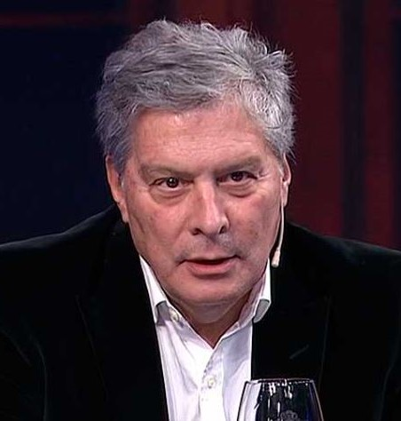 laruedanoticias's tweet photo. 🔸 Tema: MALVINAS

📌 JOSÉ MANUEL UBEIRA, Abogado: "Cuando el que gobierna es un loco malo este tipo de cosas es lo más normal. Argentina perdió hace mucho tiempo y con el gobierno Macri, hay q volver para atrás. El tema de Malvinas lo vengo siguiendo hace mucho tiempo..."⬇️ https://t.co/XEVOZ70LNA