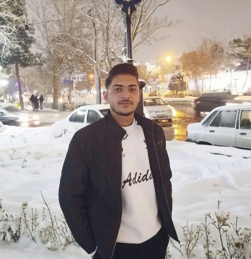 HichkasOfficial's tweet photo. One in tens of thousands.

Iranian patriot #MohammadHamedGhazaghan, murdered by the Islamic Republic terrorists.

And the world ignored the largest massacre in recent history.

#IranMassacre‌
#JavidShah https://t.co/CiAavQDUVA