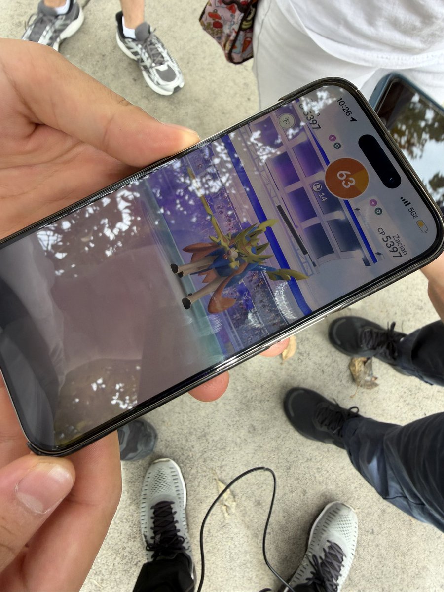 xRage7243's tweet photo. Server issues got so bad that the raid boss turned into a completely different mon on a local’s screen https://t.co/WHSiiNO0hJ
