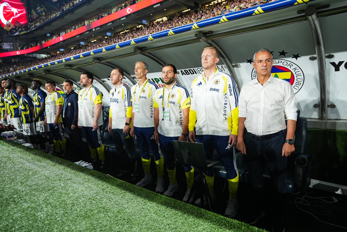 SportsDigitale's tweet photo. Sizce, İsmail Kartal ne yapmalı? https://t.co/g7LLpE3zuL