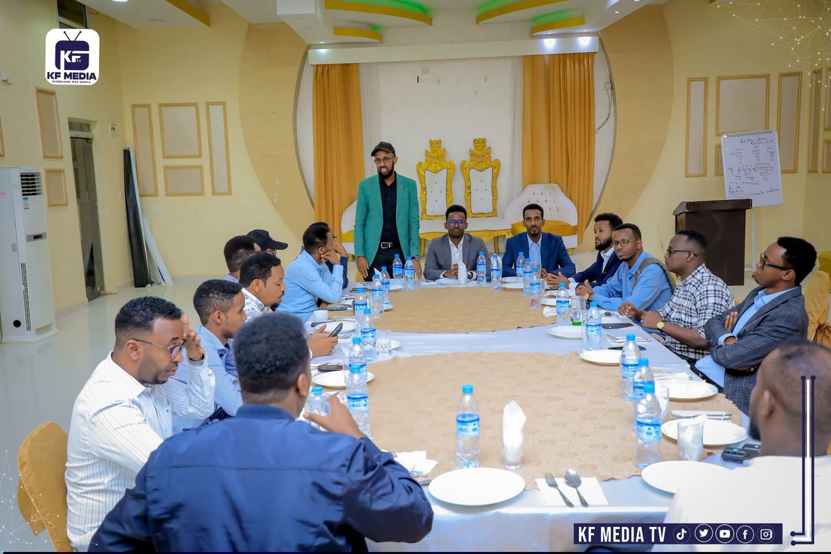 Galoolforum1's tweet photo. Galaha Galool oo casuumad u sameeyay Musharax Xildhibaan Khaalid Foodhaadhi. https://t.co/fj63fiEPZp