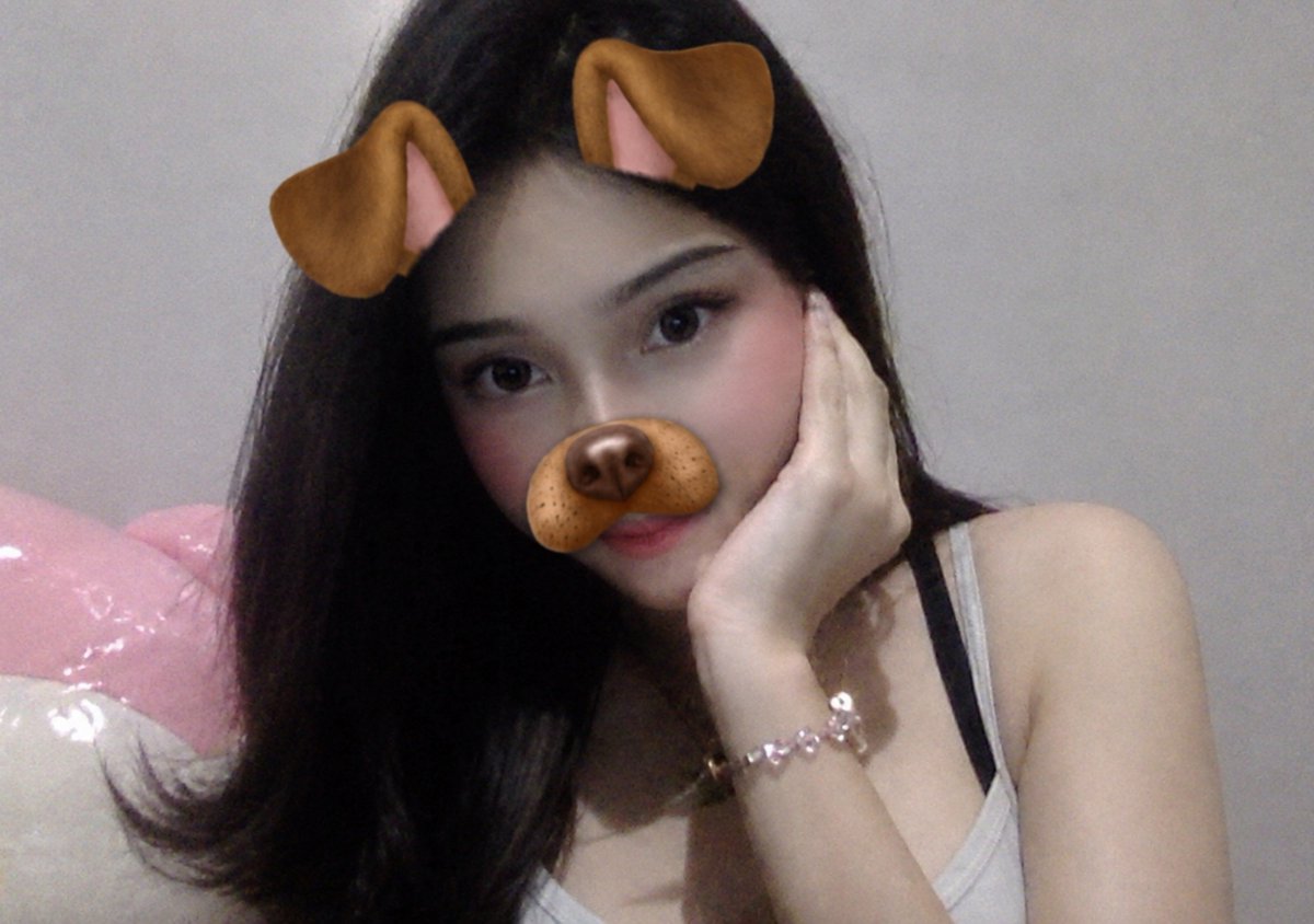 yveash_'s tweet photo. in my narsis era https://t.co/3IWnyuHaYN