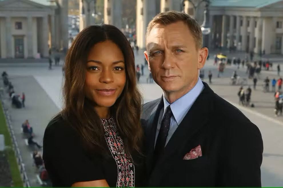 XarliClub's tweet photo. #Shoutout a @NaomieHarris en su cumpleaños 50 #NaomiHarris #HappyBirthday https://t.co/By8ruNFPXw