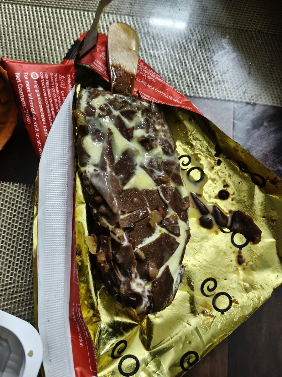SaberwalSimr's tweet photo. @ZeptoNow @zeptocares How many times I have booked from you guys and all the number of times the order received had some issues. The delivery guy brought the icecream without the insulated delivery bag. Is this the kind of service I pay for? @ZeptoNow  I need refund ASAP. 
@bandbajateraho_ https://t.co/Qfnbgwbvei