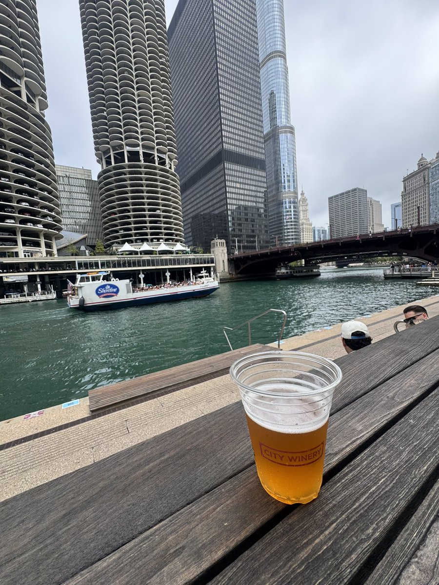 Alex__Monaco's tweet photo. Gary Grobowski crushing Chicago tours on a Saturday
#Chicago #TheBreakUp https://t.co/W5Hrmxkpwr