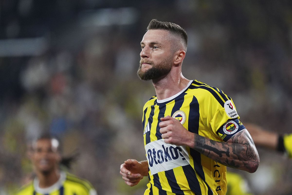 FenerKulubu's tweet photo. 📸 Milan Skriniar #FBvBJK https://t.co/2p0C5TQkBJ