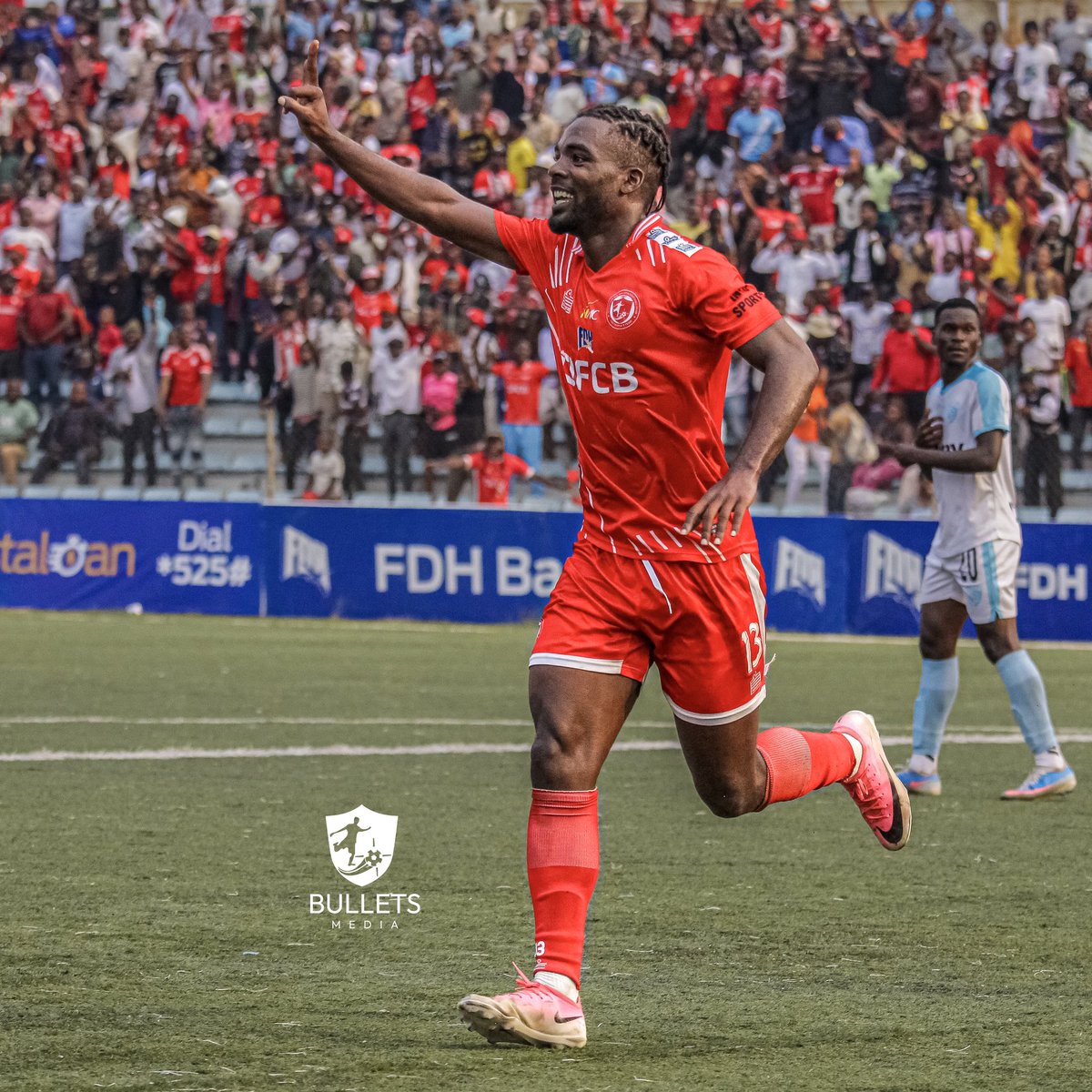 nyasabigbullets's tweet photo. Hat-trick hero Ephraim Kondowe inspired Bullets to a commanding 5-0 victory over Silver Strikers as our first round of the FDH Bank Premiership came to a spectacular close at Mpira Stadium on Saturday.

Match report: https://t.co/OWXBjVOIr7 https://t.co/VQzuIe8ux9