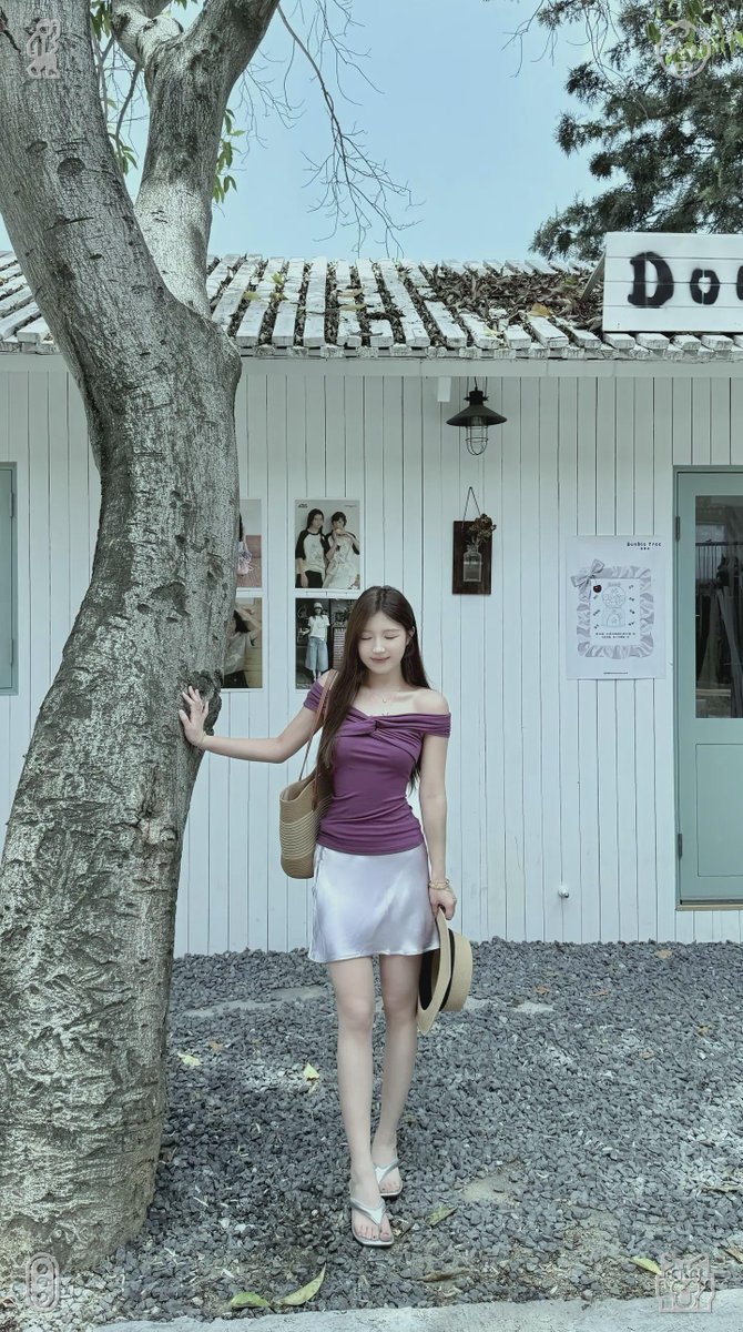 ElifAltunok9's tweet photo. 🌾A warm cup of tea infused with honey and lemon. She headed to school, offered her friend an apology, and the two reconciled. Upon returning home, she shared every detail with Buddy while giving him a big hug, saying, "Buddy, thanks for always being my closest friend." https://t.co/tilqnTUp3T