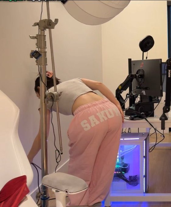 S4k4me's tweet photo. 🍑 https://t.co/eqHZnFfK4G