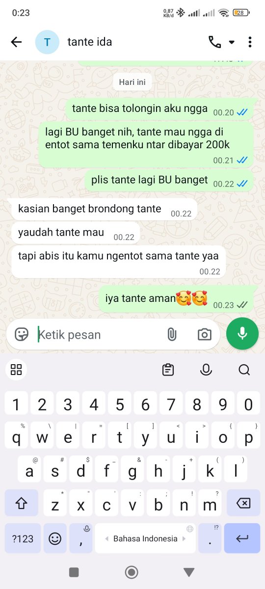 hehe427787's tweet photo. suruh tante ida ngentot sama temen gw demi duit 🥵🥵 https://t.co/vYNRiSaq8v
