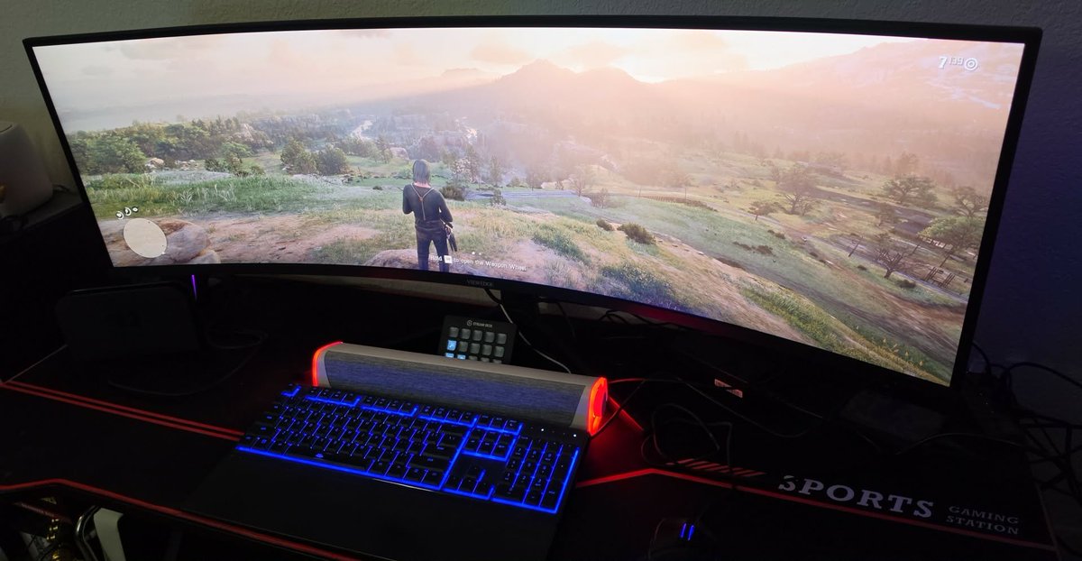 AndrewDick36's tweet photo. Bought my self a brand new 49inch ultra wide monitor. https://t.co/J85OGOJClY