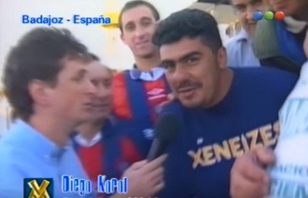 turcocarp's tweet photo. Hace poco más de 10 años, Boca y Vélez habían terminado iguales en puntos en la general y compartiendo el último puesto que clasificaba a la Libertadores.

Reglamentariamente debió haber clasificado Vélez por mejor diferencia de gol, y en aquel momento la AFA cambió el reglamento sobre la marcha y en enero del 2015 les hicieron jugar un partido entre ellos en plena pretemporada, donde por supuesto ganó Boca.

Gracias a eso jugaron una Libertadores que no solo terminaría ganando River sino que además se dio lo del gas pimienta que además de tramposos por la forma de clasificar los dejó también como cagones por la forma en haber quedado eliminados, sin patearnos al arco y agrediendo a nuestro plantel. 

La historia con Boca siempre fue cíclica en cuanto a la trampa y a los favores de arriba. Tarde o temprano la justicia divina pondrá nuevamente todo en su lugar, a ellos y a todos los que hoy están al mando del poder.