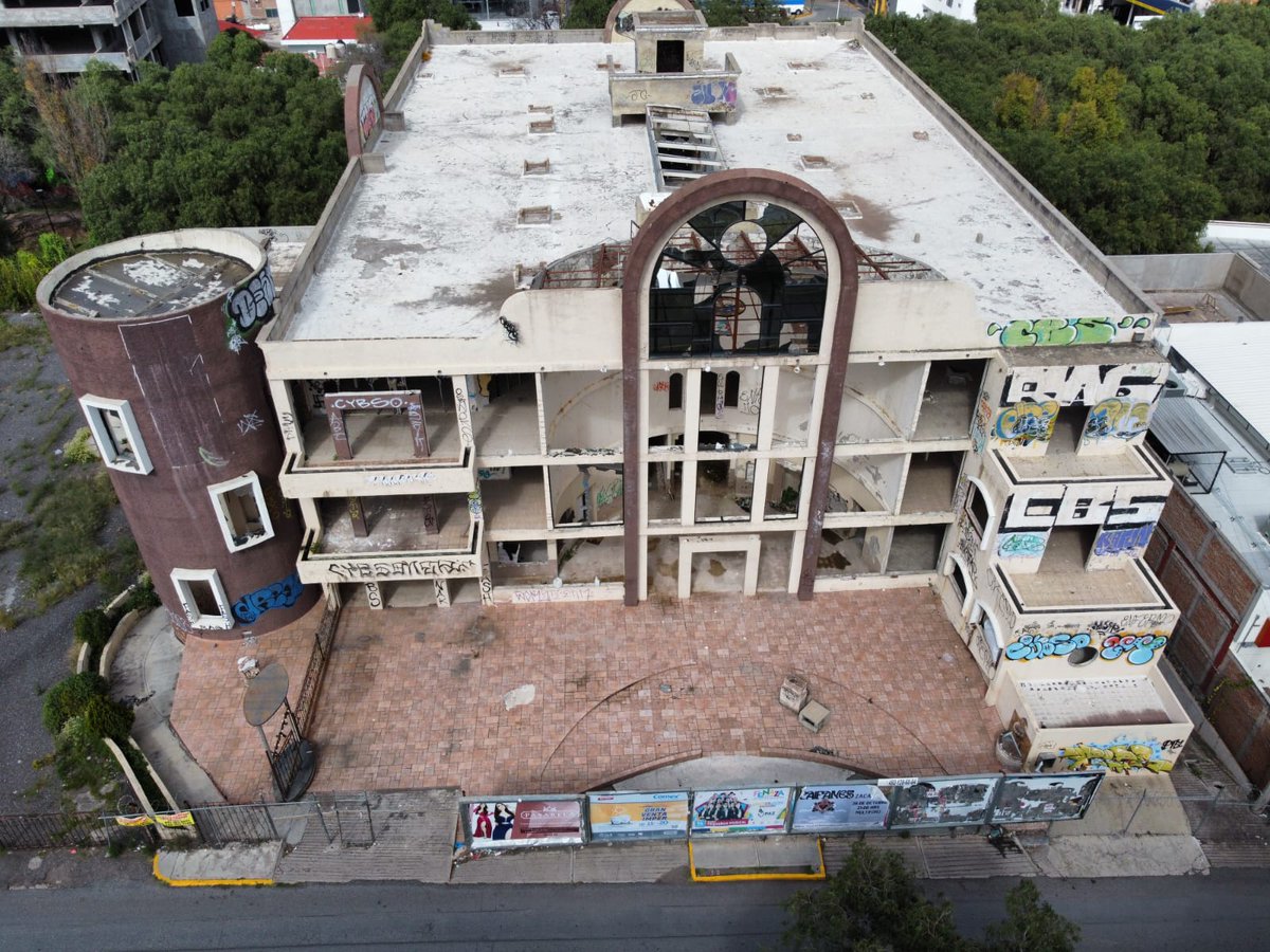 Terrekasas's tweet photo. Edificio en Venta en Zacatecas en Colonia Las Colinas, Sobre Avenida García Salinas, con 1900 m2 de terreno, 4500 m2 de construcción, cuenta con todos los servicios. Excelente ubicación, de fácil acceso a diferentes vías alternas de la cuidad, ideal para invertir. $60,000,000. https://t.co/2W4wmUqiXa