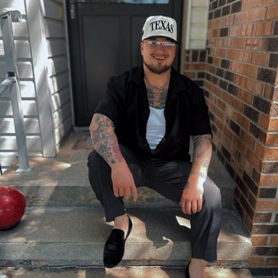 moneymateer's tweet photo. @HookEm_Sports Expect nothing less from a guy that look like that https://t.co/rXciodPAX3
