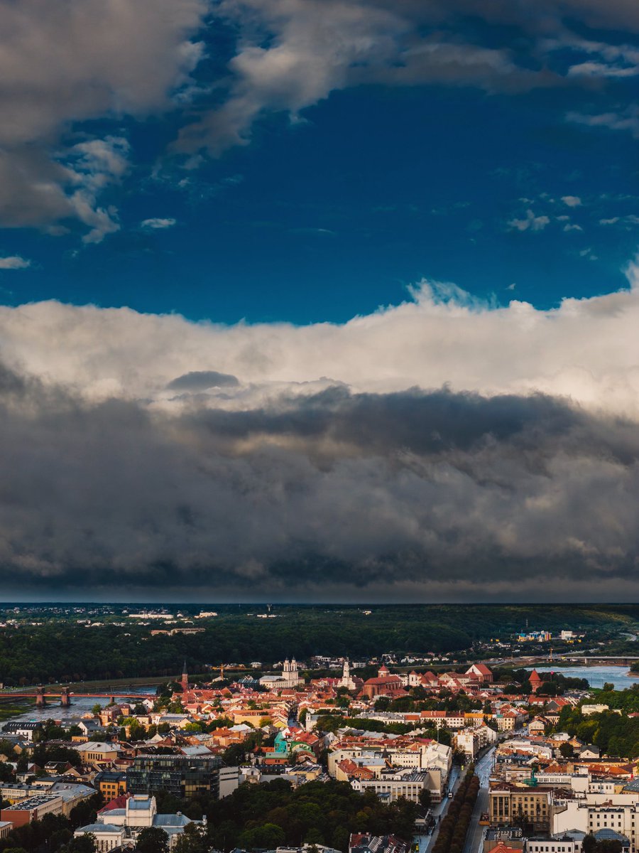 NejauNet's tweet photo. #Kaunas #Lietuva #Mavic4Pro #dronas #senamiestis #Kaunasoldtown #drone #Lithuania #aerialview https://t.co/gncFpuXYLr