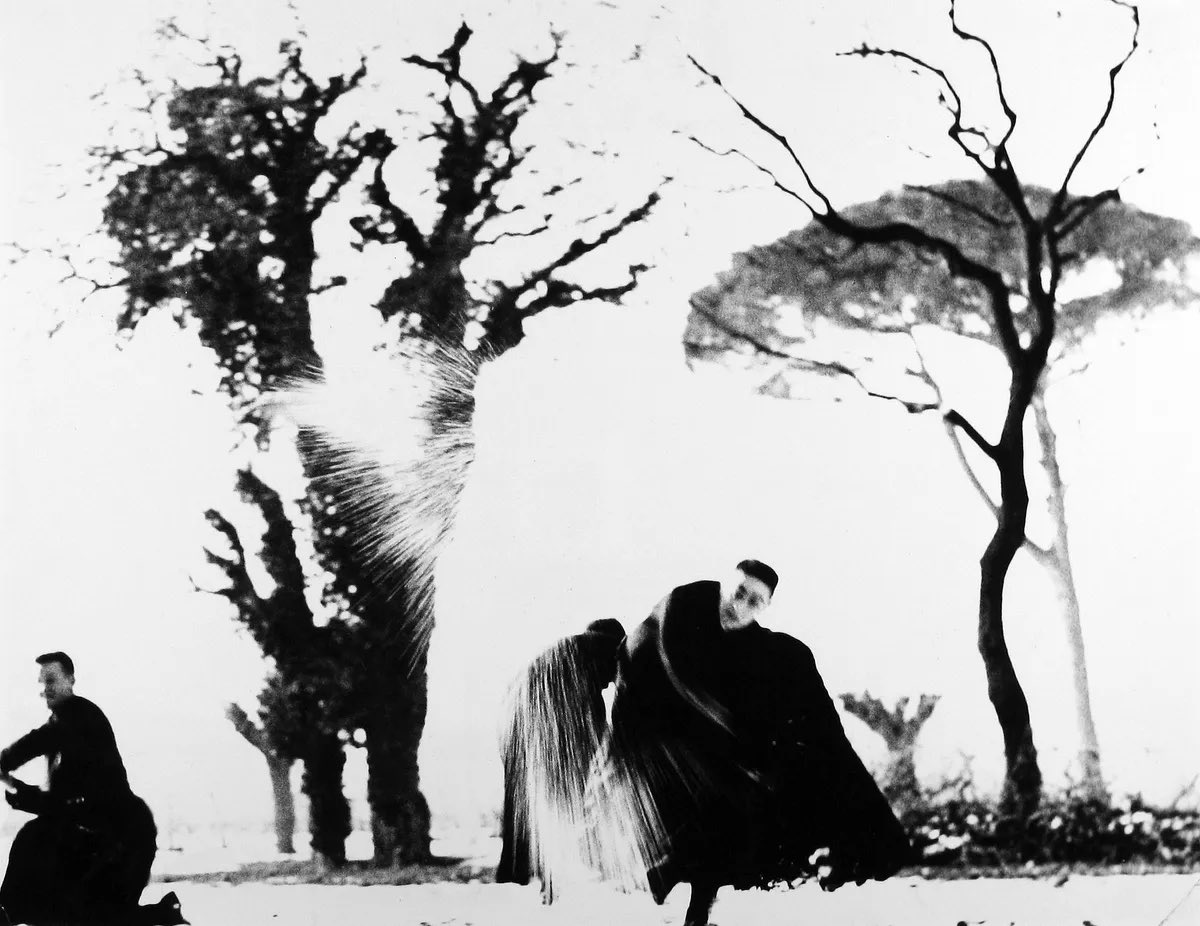 haniyeiow's tweet photo. از عکاس موردعلاقه همیشگیم mario giacomelli عزیزم. https://t.co/aaaJJgz2jW