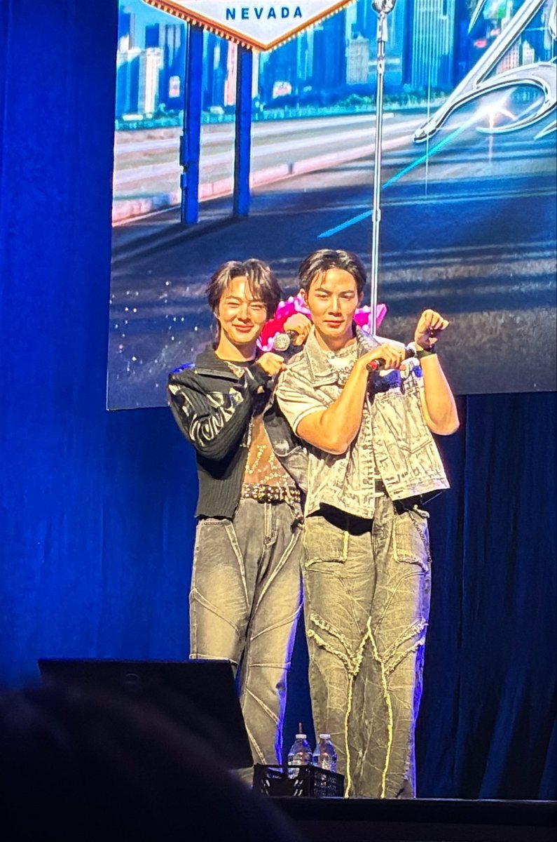 planetea4's tweet photo. I’m still completely shocked that I got to see them and talk to them directly. I feel like it’s all a dream. #ZeeNunewinLV https://t.co/LI4Fy2d9zd