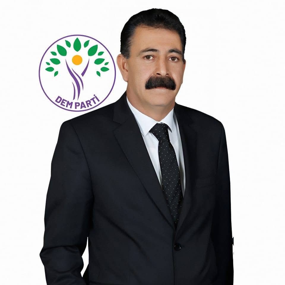 Mir04Ararat's tweet photo. Ağrı belediyesi Değerli  Eş Başkanı MEHMET AKKUŞ hakın rahmetine kavuşmuştur 
Allah rahmet eylesin mekanı cennet olsun 
Çok iyi bir insandı..🥀🥀🥀 https://t.co/1vhNgY5JEt