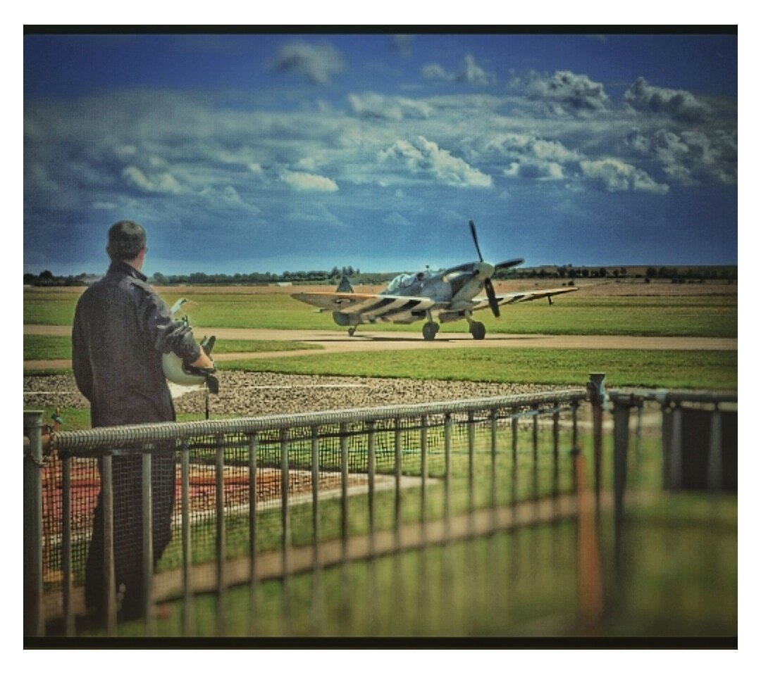 SusieL's tweet photo. Was reminded of this a few days ago and found the pics today. My other half waiting for the ride of his life. From RAF Duxford a couple of years ago. What an experience!
#spitfire https://t.co/Eu9t7ZJKXp