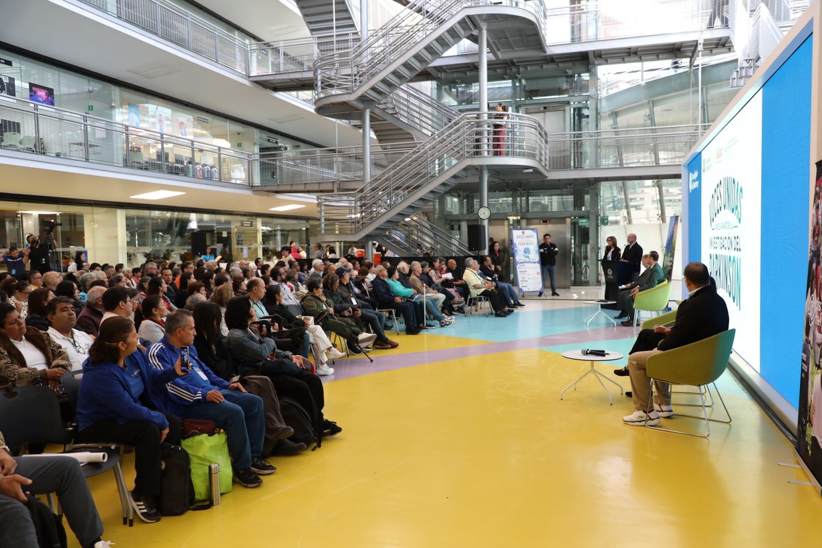 INNNMVS's tweet photo. 🤝En un esfuerzo interinstitucional en beneficio de pacientes y sus familias, este día la Clínica de Trastornos del Movimiento del @INNNMVS en coordinación con el @Tec_CCM, llevamos a cabo el evento "Voces Unidas por el Avance en la Investigación del Parkinson"🧠🌷. https://t.co/DoEIm5u1pC