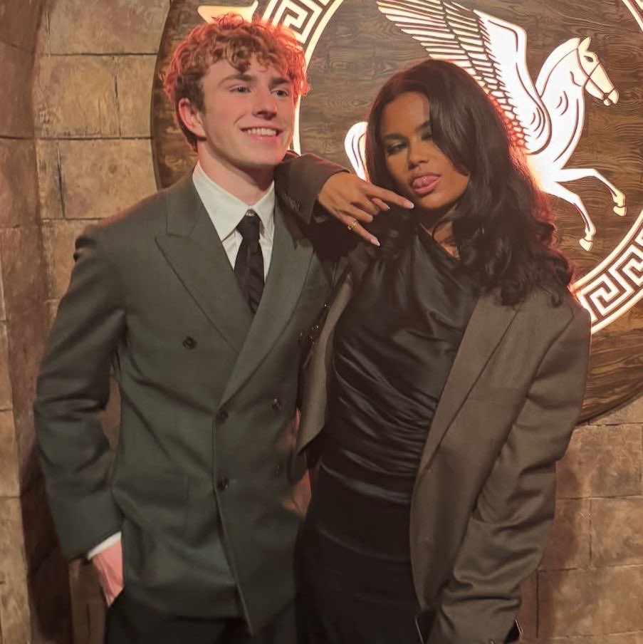 jallezeglyth's tweet photo. same siblings, different universes https://t.co/iNx1lDaTuO