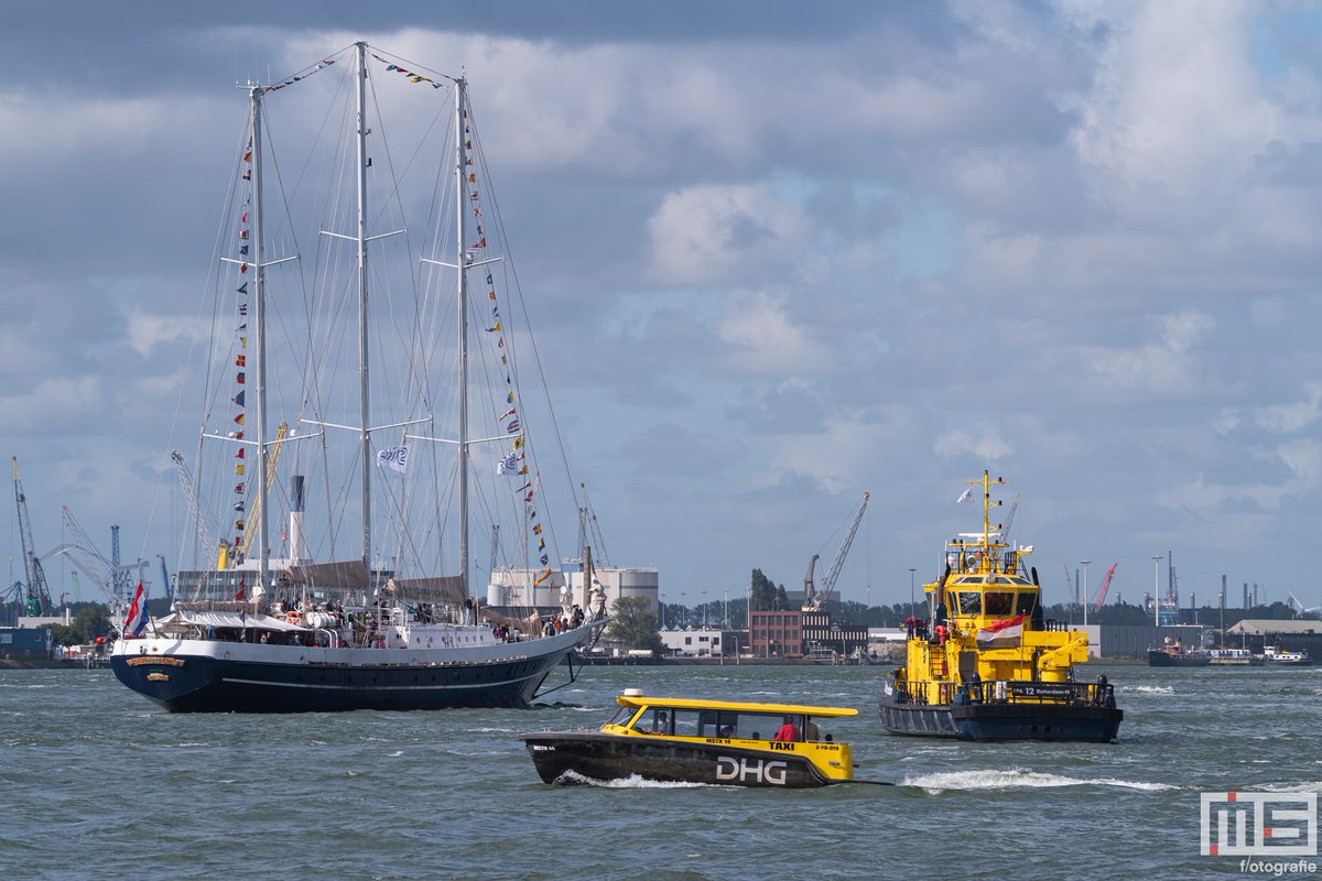 marcvanderstelt's tweet photo. De eerste dag van de Wereldhavendagen Rotterdam in Rotterdam zit er weer op en op naar vanavond de vuurwerkshow
.
.
.
Meer op: https://t.co/NZHAwkj6ub
#dtv #whd #wereldhavendagen #whd2026 #wereldhavendagen2026 #wereldhavendagen #fotograaf #photographer #nautisch #dhg #marine https://t.co/IM3P5jIWfX
