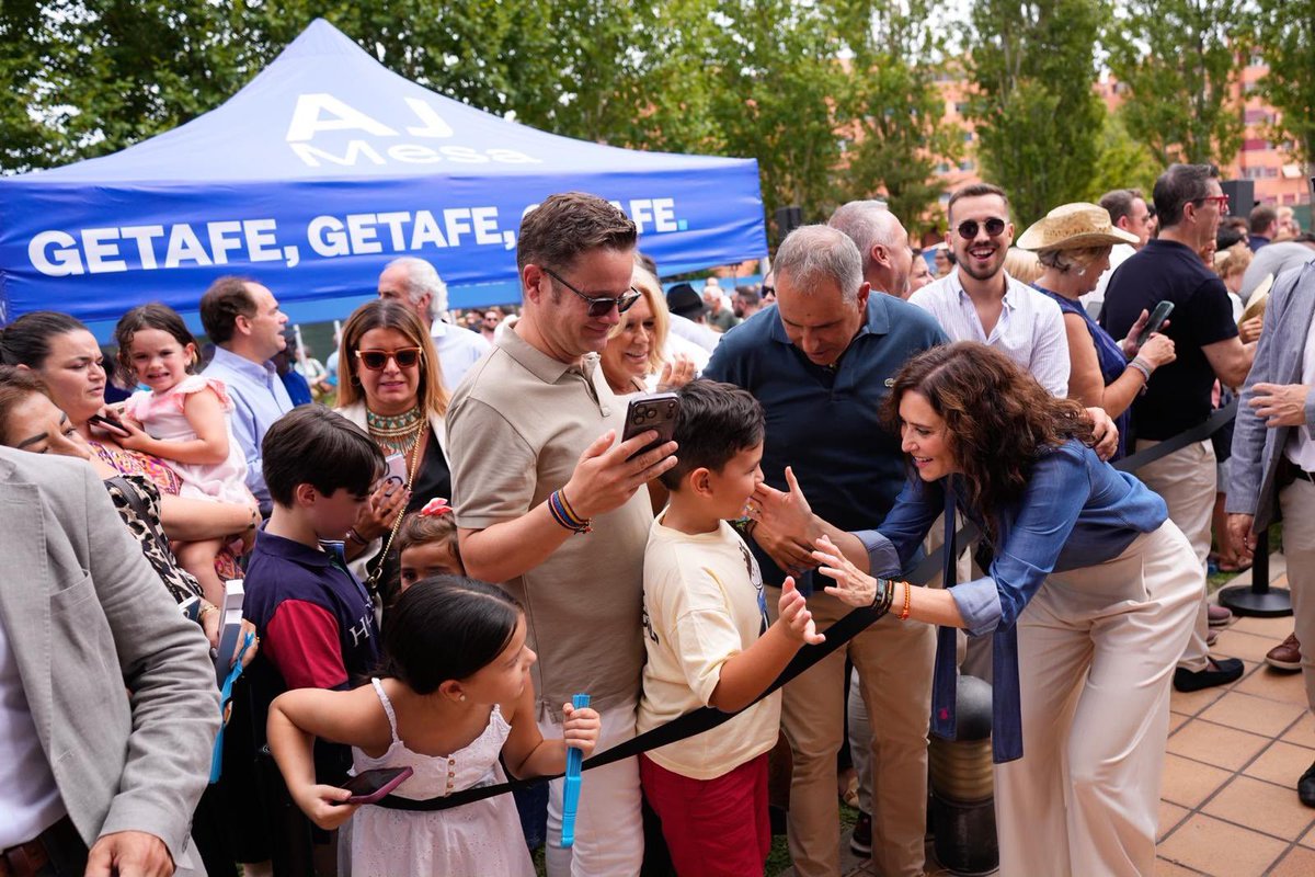 IdiazAyuso's tweet photo. Getafe marca el inicio de un curso político decisivo.

Desde el sur de Madrid, joven, industrial y trabajador, salimos a defender lo que otros quieren romper: la libertad, la igualdad, la ley y España. https://t.co/rGAL4TVjzg